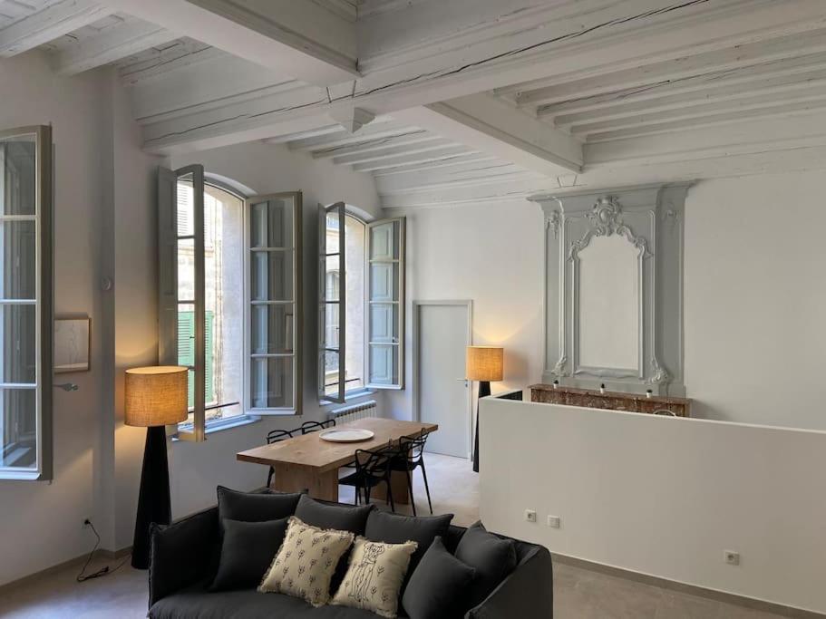 Appartement Avec Ventilateurs Proche Du Palais Des Papes Aviñón Exterior foto